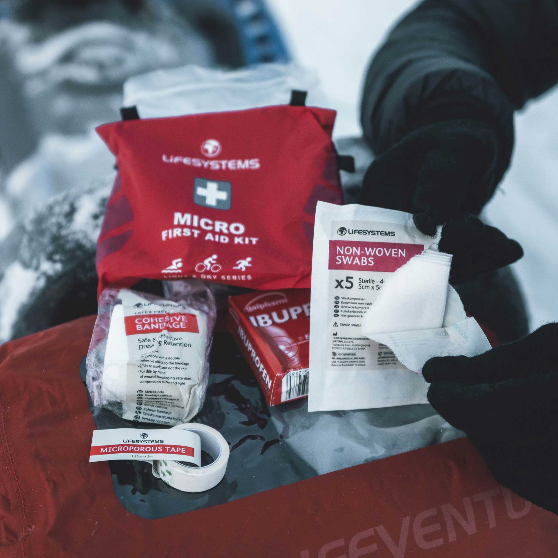 ight & Dry Micro First Aid Kit (UK Kit)