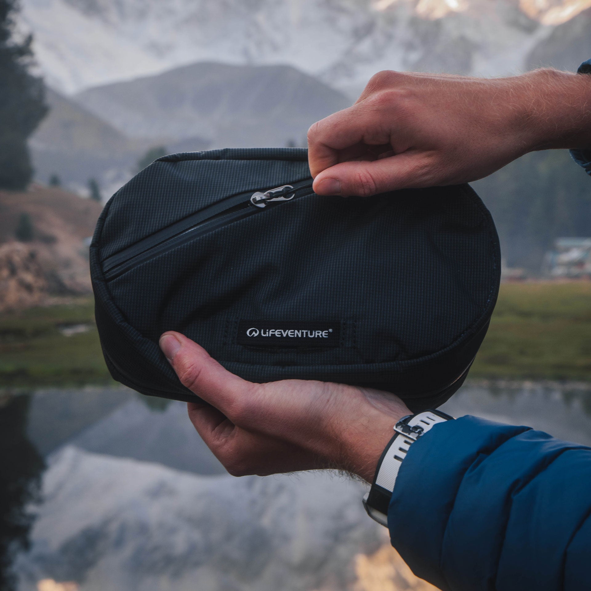 Folding Wash Bag - variant[Black]
